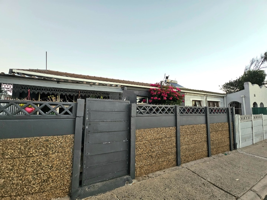  Bedroom Property for Sale in Rocklands Western Cape